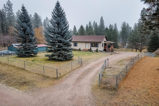 view of front of property with a front yard