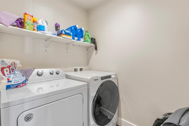 703 S Oak St Unit 1 & 2, Townsend, MT 59644 - laundry room with washer and dryer and baseboards