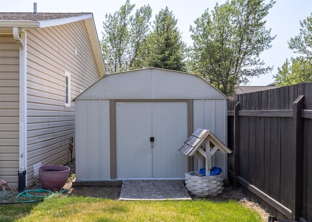 view of outbuilding