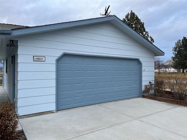 view of detached garage