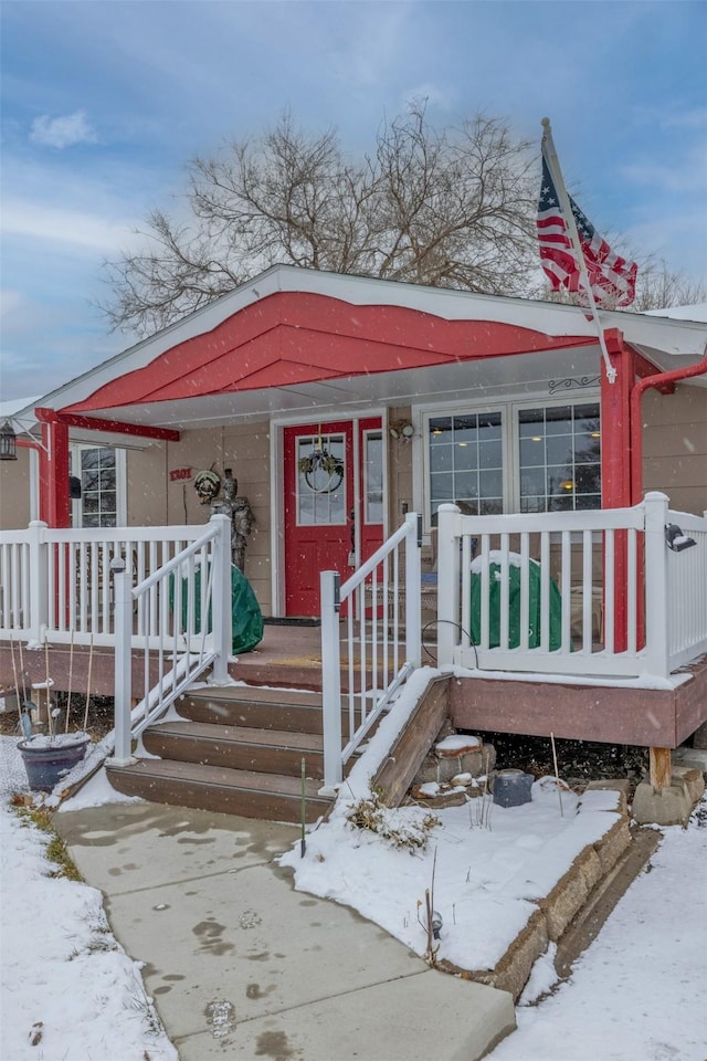 view of front of home featuring a porch