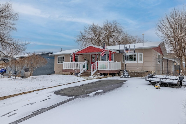 view of front of house featuring covered porch