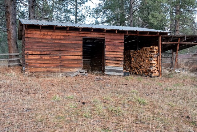 view of outbuilding