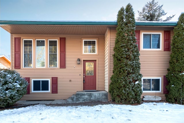 view of front of property