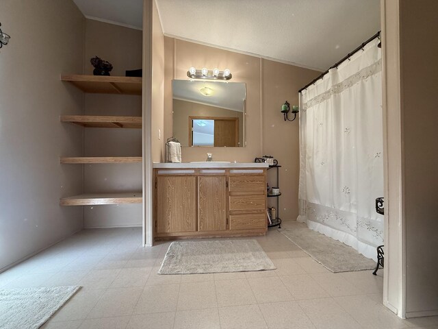 washroom with dark hardwood / wood-style flooring, a textured ceiling, and washer / clothes dryer