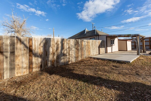 view of yard with a patio area