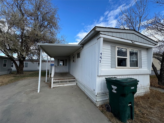 view of front of house with a porch