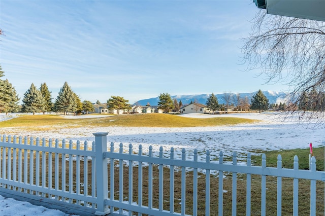 view of yard with a mountain view