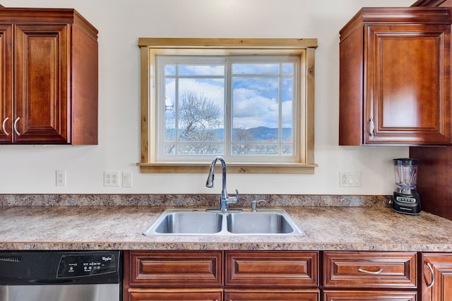 358 Hamilton Heights Rd, Corvallis, MT 59828 - kitchen with a sink, dishwasher, and light countertops