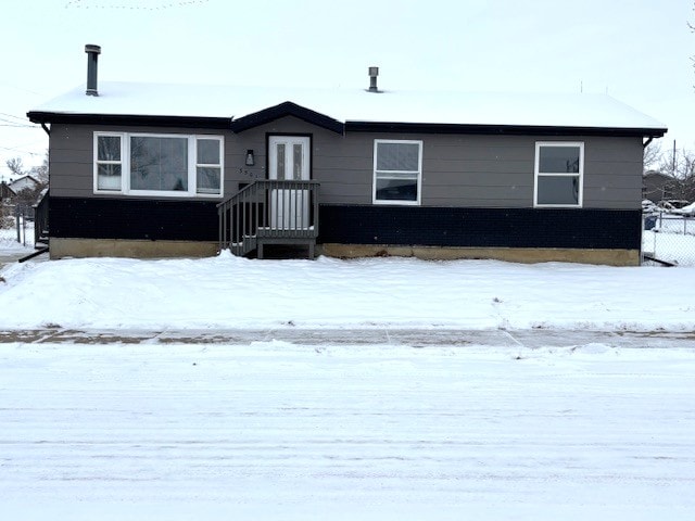 view of front of house