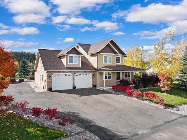 view of front facade featuring a garage