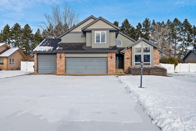 view of front property featuring a garage