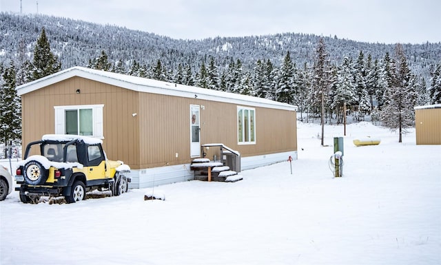 view of front facade with a mountain view