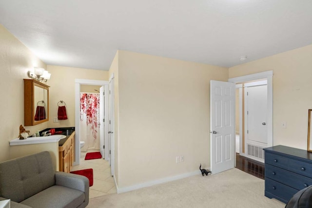 sitting room with light carpet