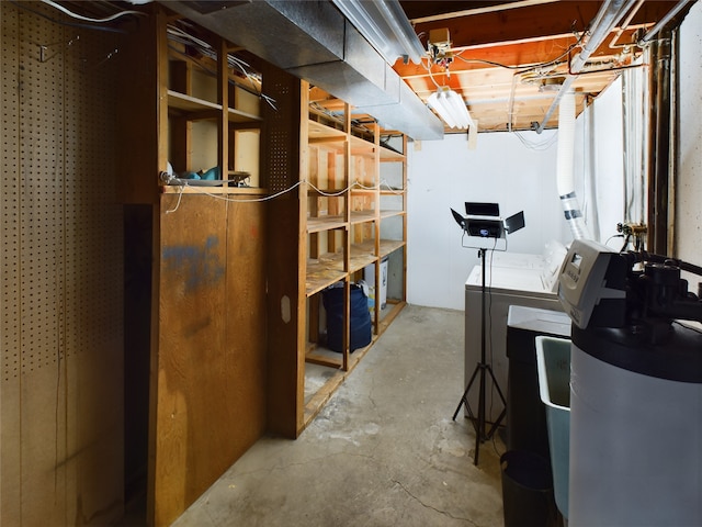 basement with washer and dryer