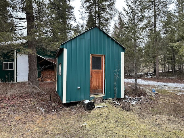 view of outbuilding