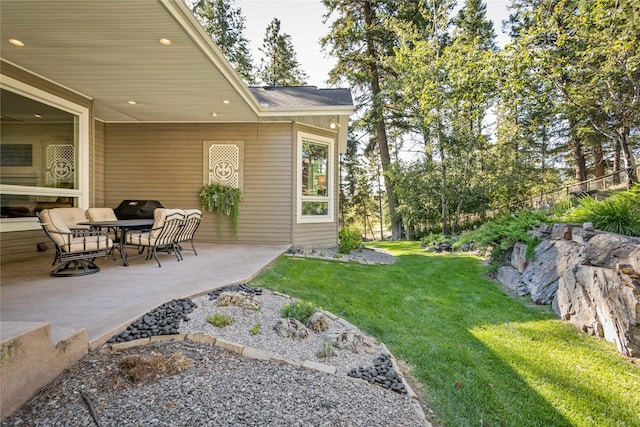 view of yard with a patio area