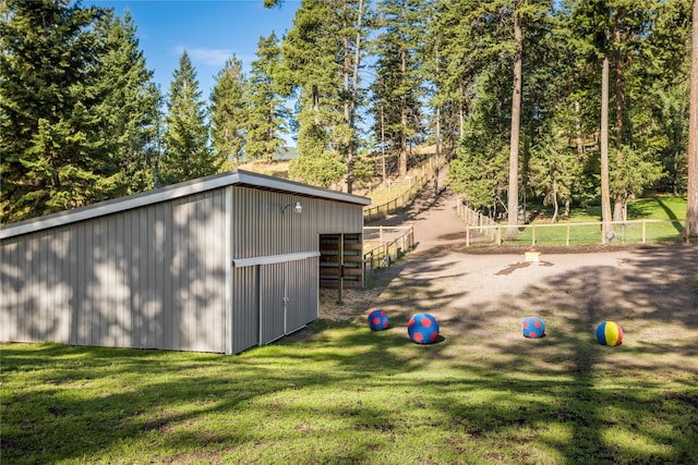 view of outbuilding featuring an outbuilding