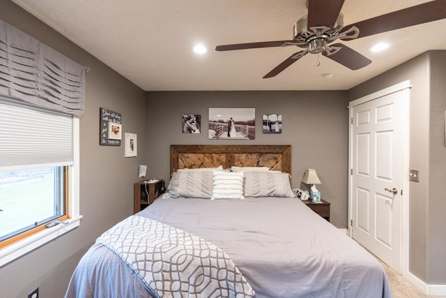 bedroom with ceiling fan