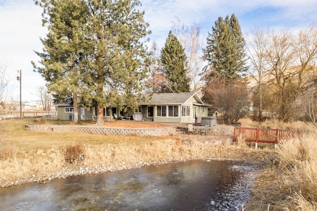 view of front of property