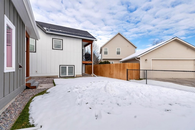 view of yard with a garage