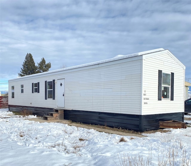 view of manufactured / mobile home