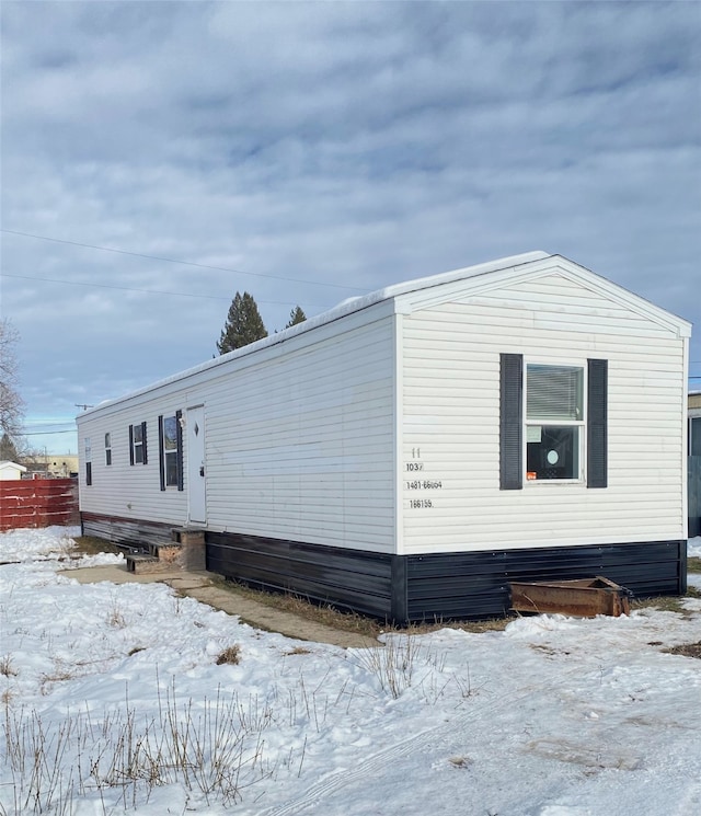 view of front of property