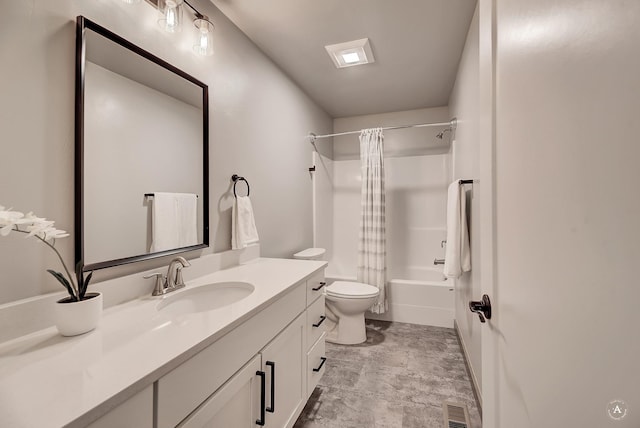 full bath featuring toilet, visible vents, shower / bath combo with shower curtain, and vanity