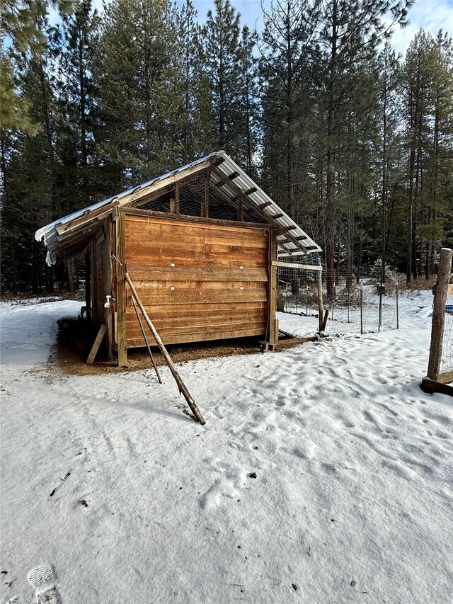 exterior space featuring an outdoor structure