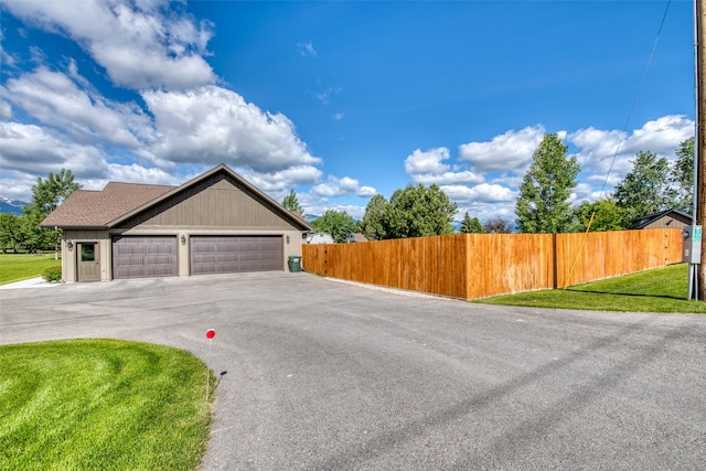 exterior space featuring a lawn