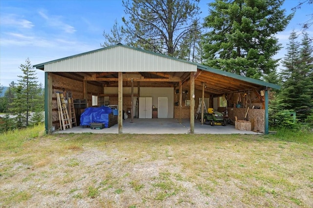 exterior space featuring a yard