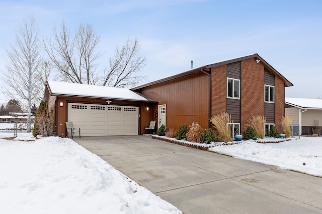 view of front facade with a garage