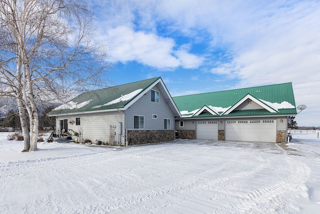 view of front of house featuring a garage