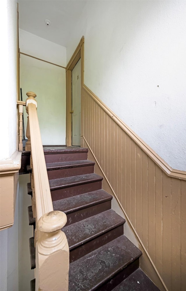 333 N 2nd St W, Missoula, MT 59802 - stairs featuring wainscoting