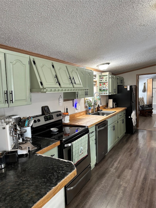 kitchen with sink, dishwashing machine, ornamental molding, green cabinets, and electric stove