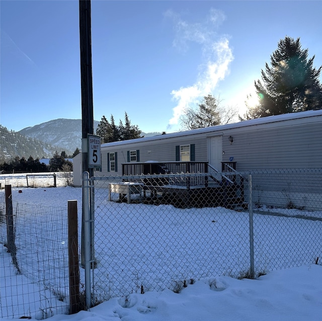 view of front facade with a mountain view