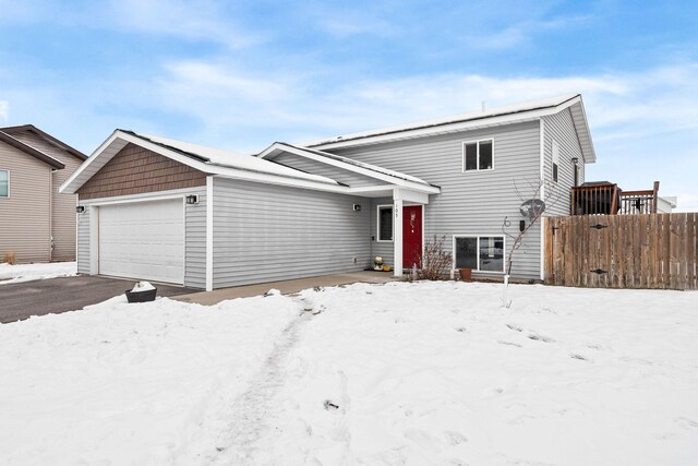 view of front facade featuring a garage