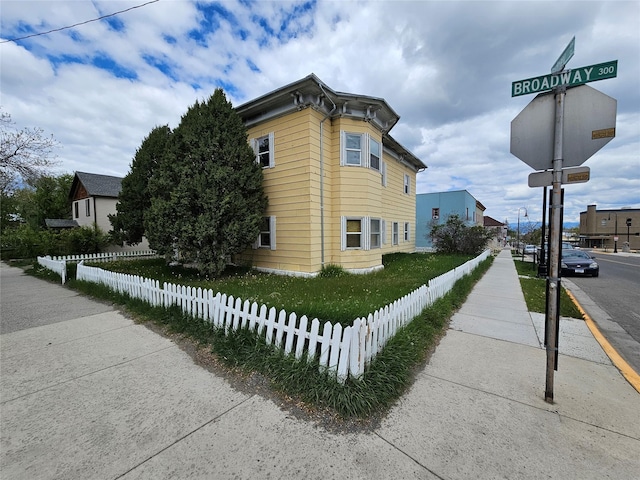 Listing photo 2 for 320 E Broadway St, Helena MT 59601