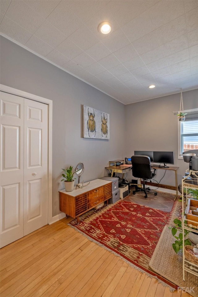 office with hardwood / wood-style floors