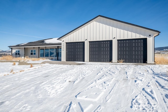 2986 Sunset Ranch Ln, Stevensville, MT 59870 - view of snow covered garage