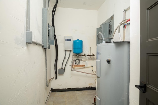 2986 Sunset Ranch Ln, Stevensville, MT 59870 - utility room featuring electric water heater
