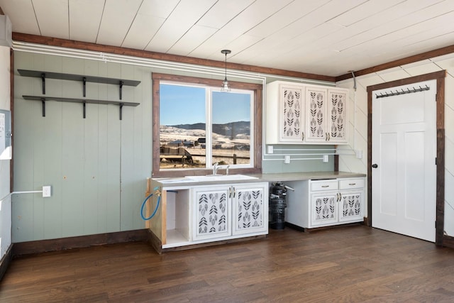 2986 Sunset Ranch Ln, Stevensville, MT 59870 - kitchen with dark hardwood / wood-style flooring, a mountain view, decorative light fixtures, and sink
