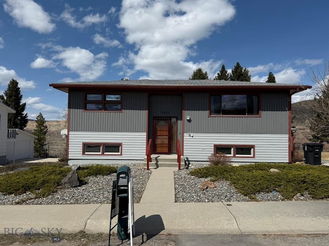 3435 Parkway St, Butte, MT 59701 - view of split foyer home