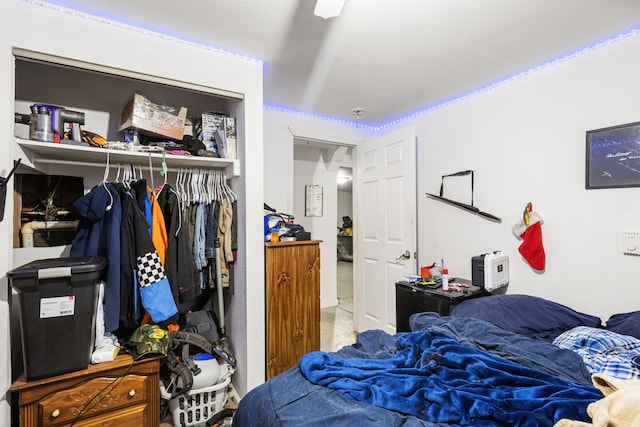 bedroom with a closet