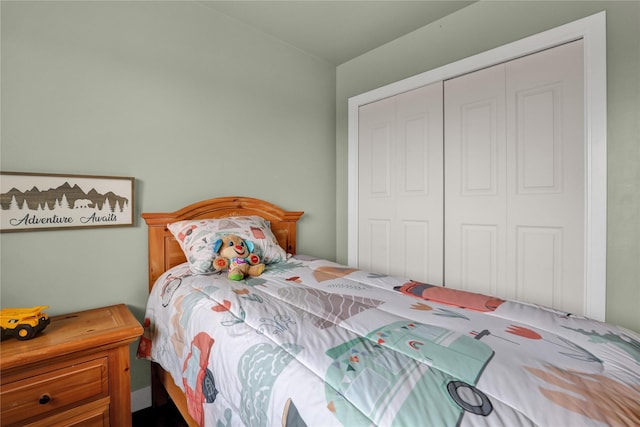 bedroom featuring a closet