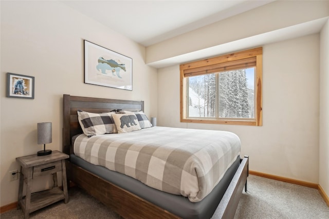 bedroom with carpet flooring