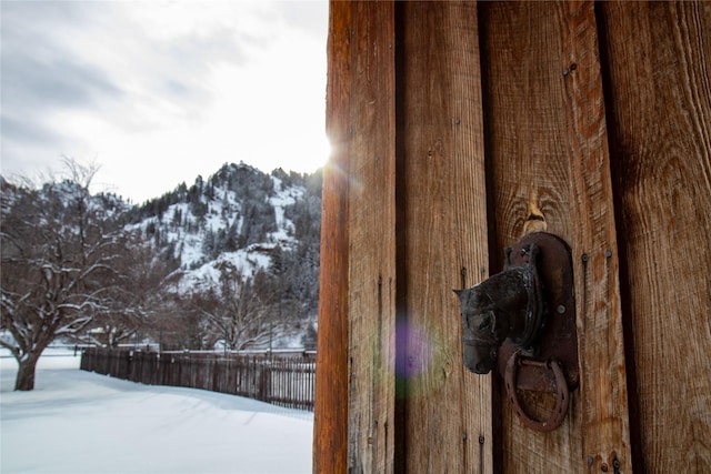 exterior details with a mountain view