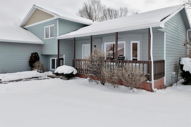 view of front facade with covered porch