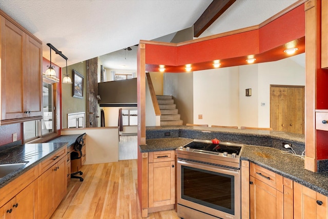 kitchen featuring stainless steel electric range oven, lofted ceiling with beams, hanging light fixtures, kitchen peninsula, and light hardwood / wood-style flooring