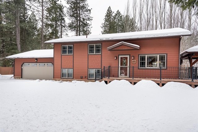 view of front facade featuring a garage